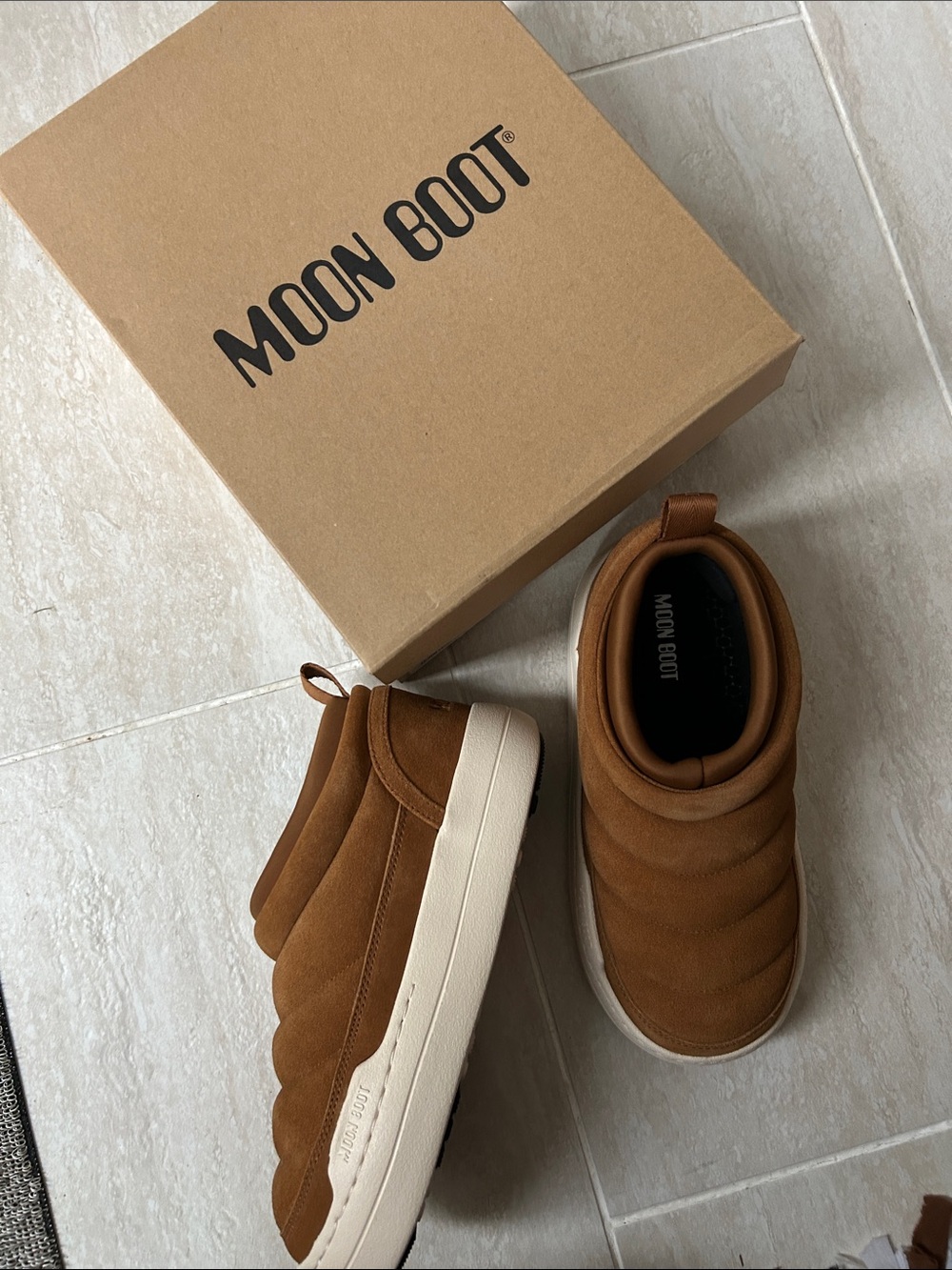 Moon boot suede boot. 6.5-7 - Picture 7 of 11